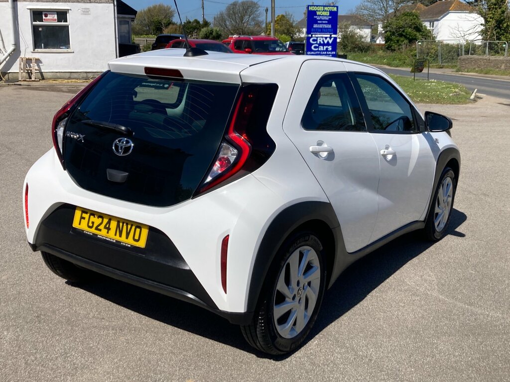 Toyota Aygo X 1.0 Vvt-i Pure Hatchback Euro 6 FG24NVO White #4