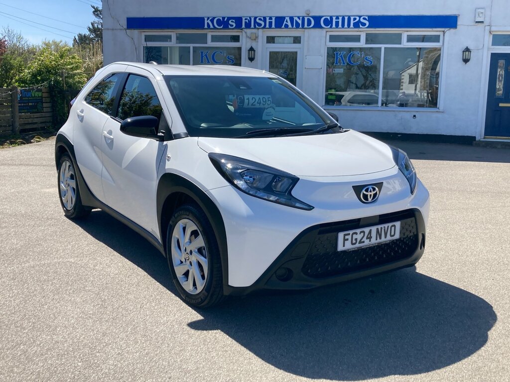 Toyota Aygo X 1.0 Vvt-i Pure Hatchback Euro 6 FG24NVO White #6