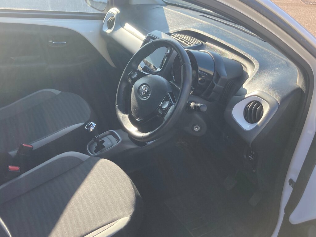 Toyota Aygo 1.0 Vvt-i X-trend X-shift Euro 6 71 Ps HF69WWX White #5