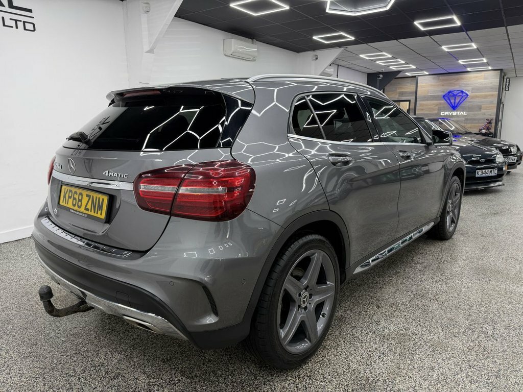 Mercedes-Benz GLA Class Suv KP68ZNM Grey #3