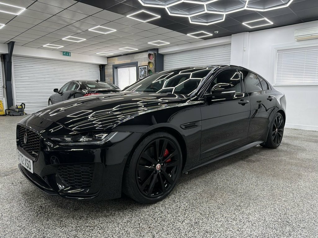 Jaguar XE 2L R-dynamic Black Black #6