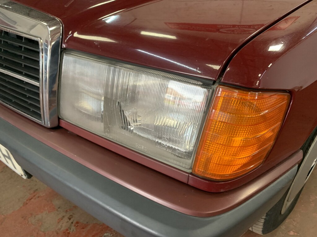 Mercedes-Benz 190 E White #23