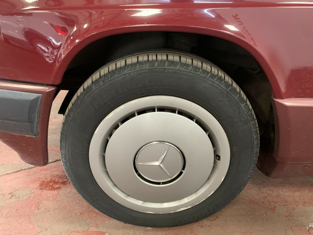 Mercedes-Benz 190 E White #10