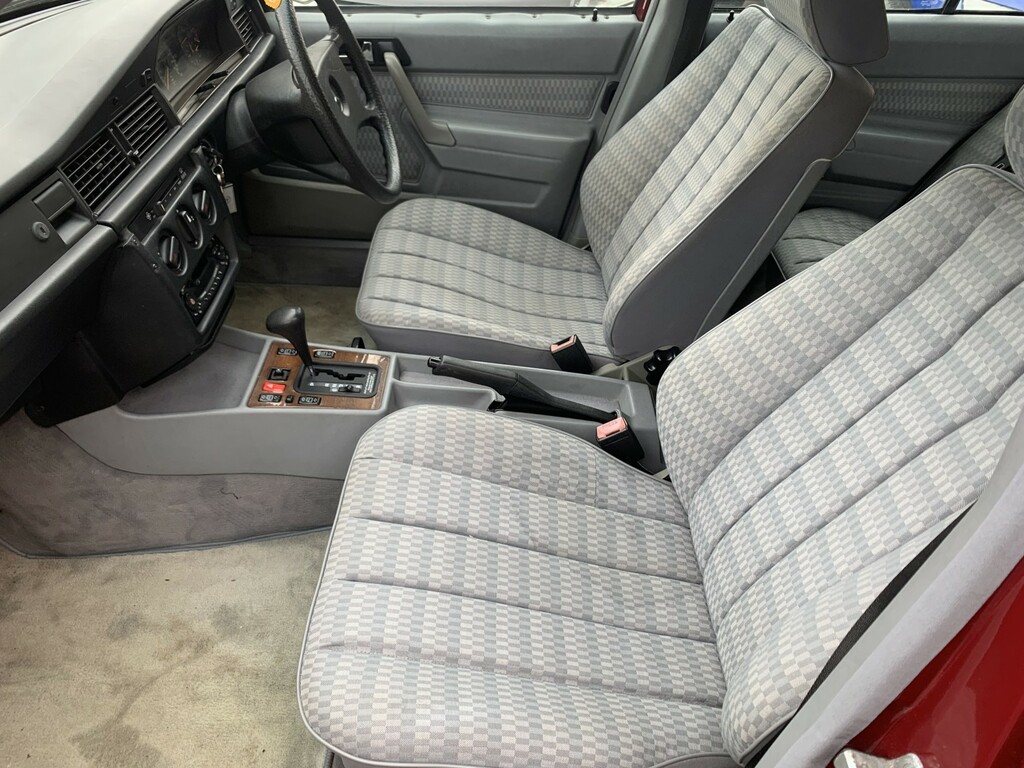 Mercedes-Benz 190 E White #17