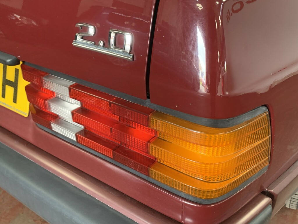 Mercedes-Benz 190 E White #24