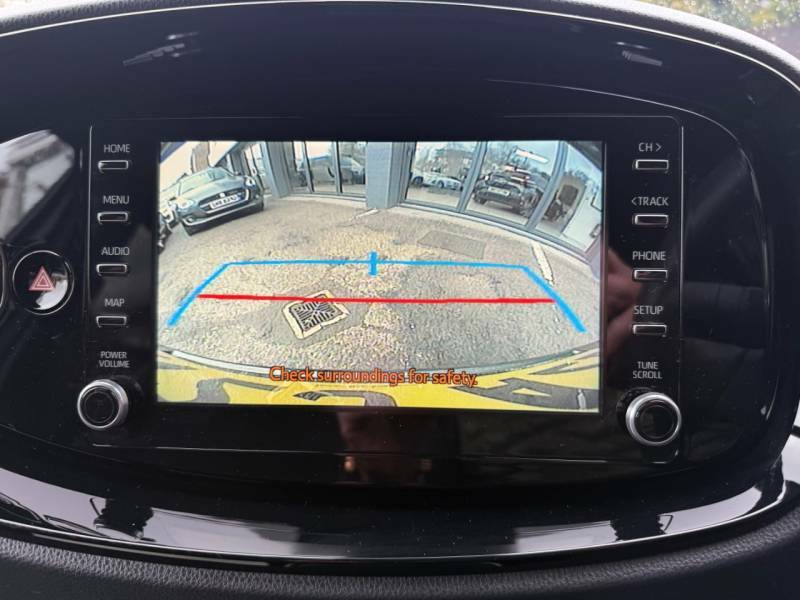 Toyota Aygo X 1.0 Vvt-i Edge - 1 Owner - Car Play - Fsh - Bl RV23AZD Green #4