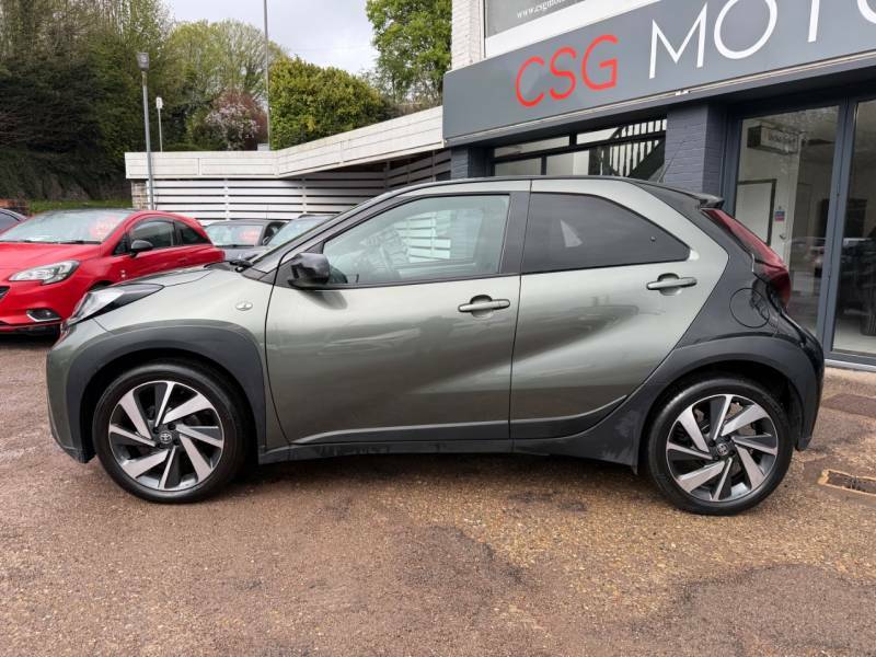 Toyota Aygo X 1.0 Vvt-i Edge - 1 Owner - Car Play - Fsh - Bl RV23AZD Green #2