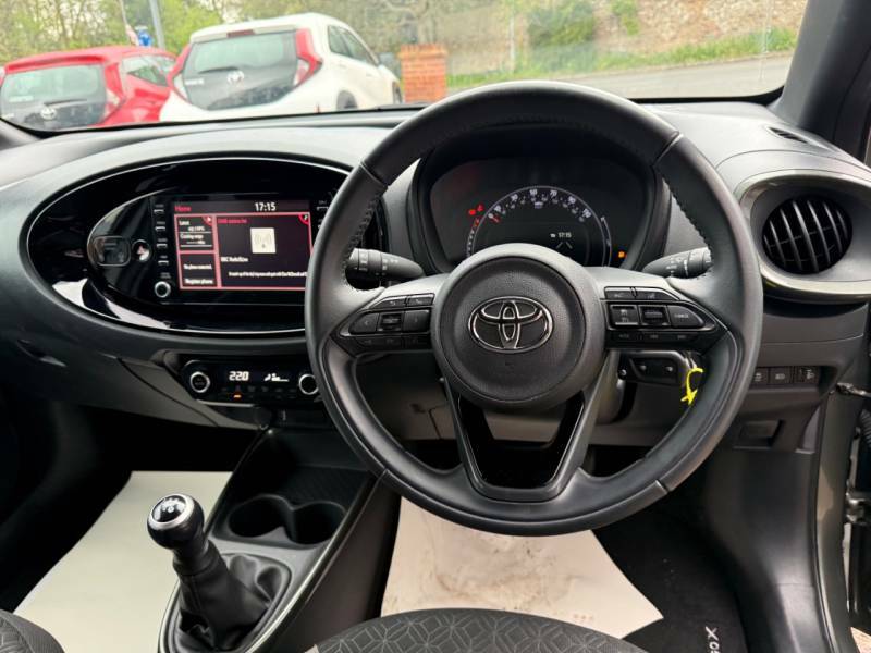 Toyota Aygo X 1.0 Vvt-i Edge - 1 Owner - Car Play - Fsh - Bl RV23AZD Green #3