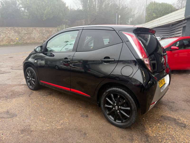 Toyota Aygo 1.0 Vvt-i X-press - Rear Camera - Air Con - Al Black #4