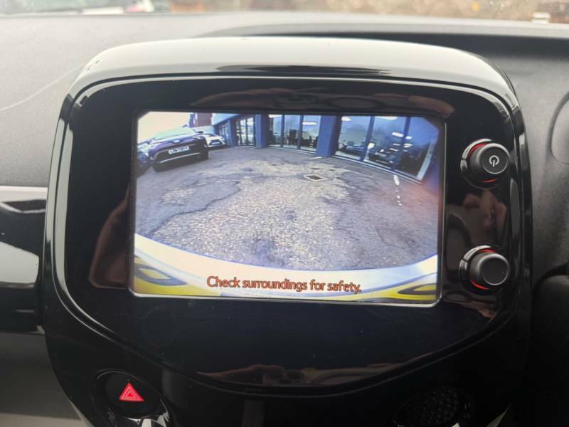 Toyota Aygo 1.0 Vvt-i X-press - Rear Camera - Air Con - Al Black #3