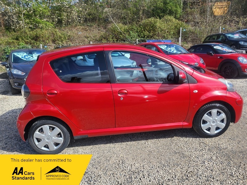 Toyota Aygo Vvt-i Ice SB11UPS Red #6