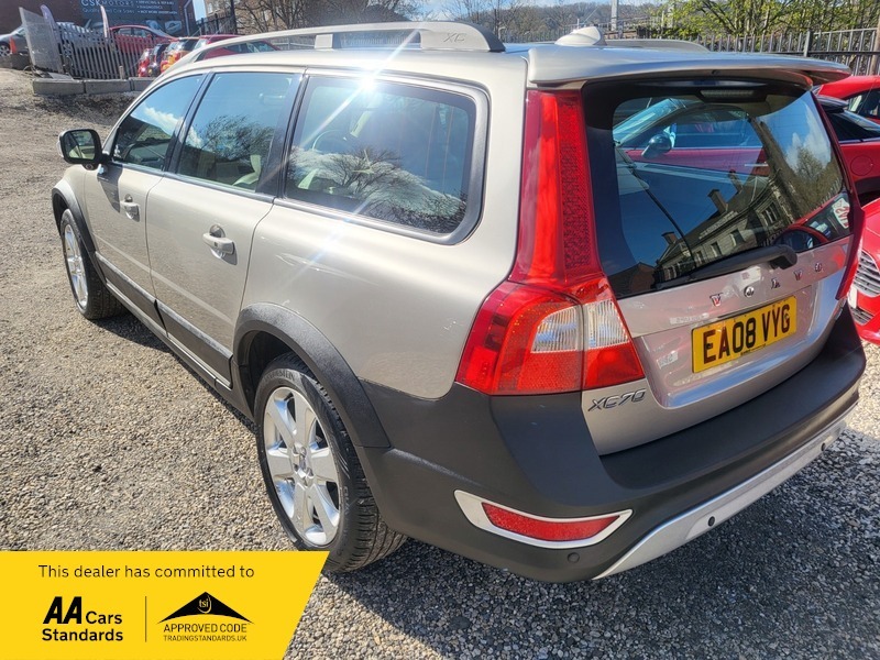 Volvo XC70 Estate Gold #20