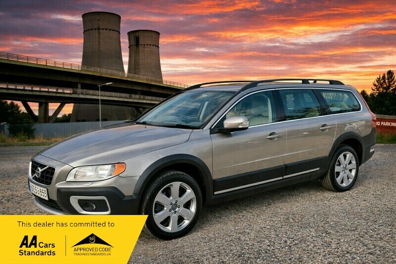 Volvo XC70 D5 Se Sport Gold