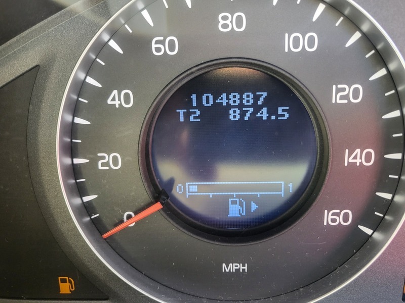 Volvo XC70 Estate Gold #8