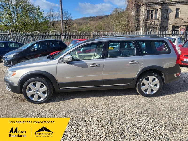 Volvo XC70 Estate Gold #22