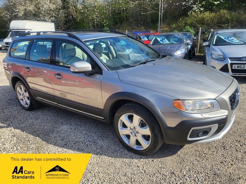 Volvo XC70 Estate Gold #7