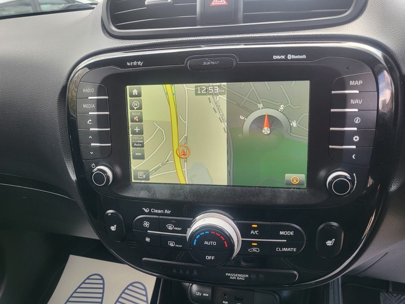 Kia Soul Crdi Mixx White #4
