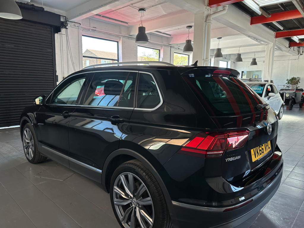 Volkswagen Tiguan 2.0 Tdi Bluemotion Tech Sel Suv Dsg 4Mo VK66VPL Black #3