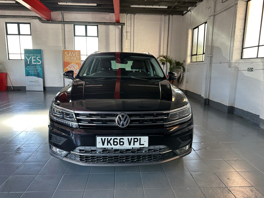 Volkswagen Tiguan 2.0 Tdi Bluemotion Tech Sel Suv Dsg 4Mo VK66VPL Black #2