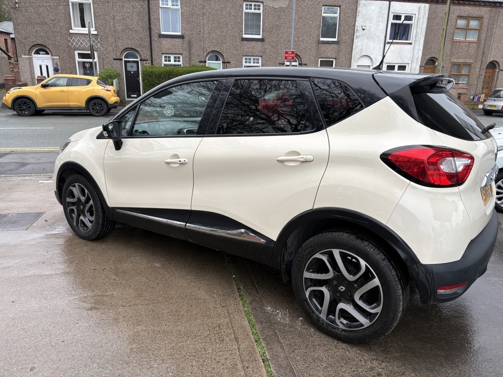 Renault Captur 1.5 Dynamique S Black #6