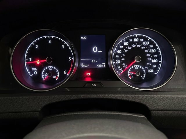 Volkswagen Golf Hatchback SH18ODB Red #2