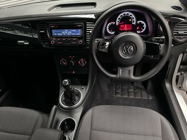 Volkswagen Beetle Hatchback White #5