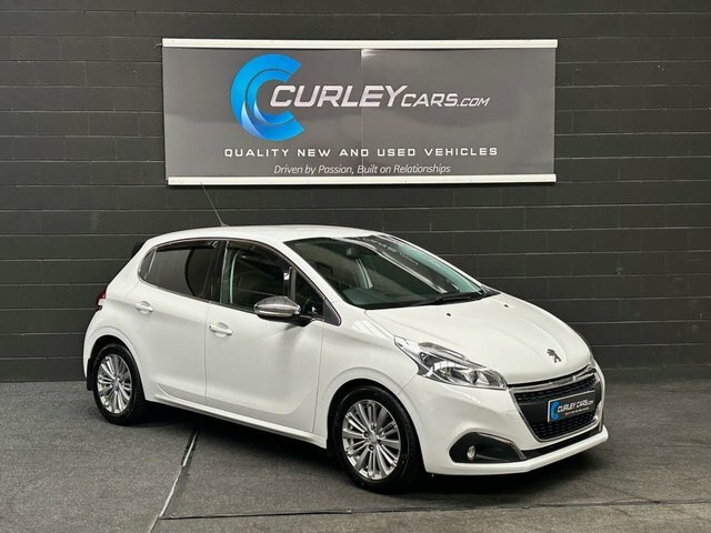 Peugeot 208 Hatchback White