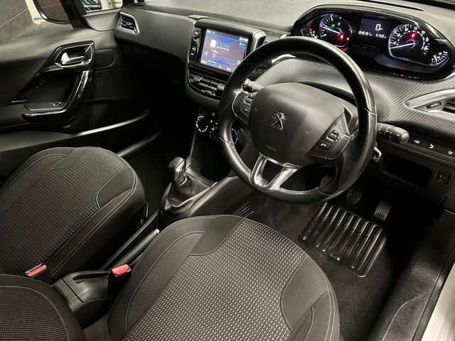 Peugeot 208 Hatchback M722DGK White #3