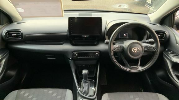 Toyota Yaris Design LB74AUO Black #5