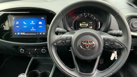 Toyota Aygo X Edge Green #6