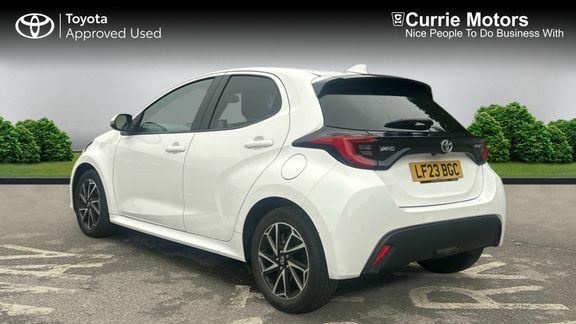 Toyota Yaris Design Hybrid, Parking Pac LF23BGC White #4
