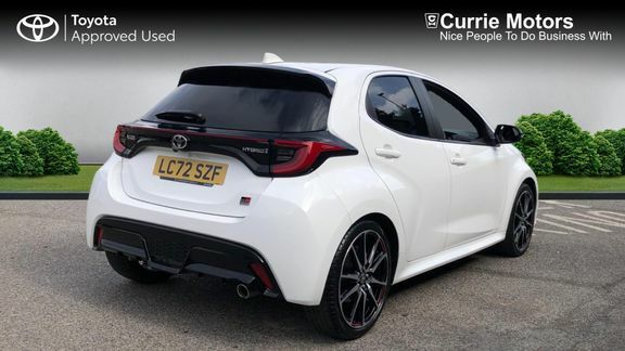 Toyota Yaris Gr Sport LC72SZF White #2