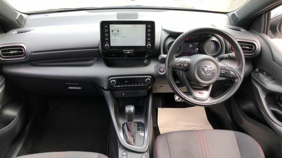 Toyota Yaris Gr Sport LC72SZF White #6