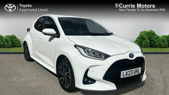 Toyota Yaris Design Hybrid Parking Pack Nav White
