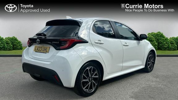 Toyota Yaris Design Hybrid Parking Pack Nav LA23UHL White #2