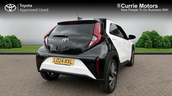 Toyota Aygo X Edge Canvas Parking LO24RXL White #2