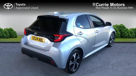 Toyota Yaris Design SE24NDL Silver #2