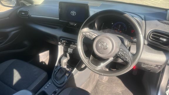 Toyota Yaris Design SE24NDL Silver #6