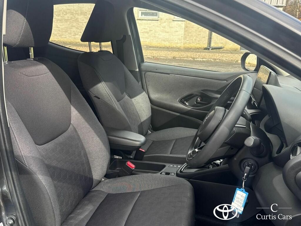 Toyota Yaris 1.5 Vvt-h Design E-cvt Euro 6 Ss TRZ4324 Grey #6