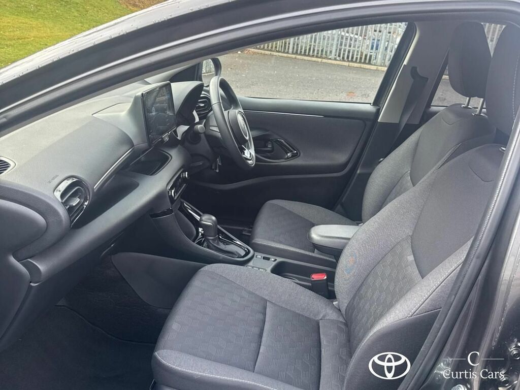Toyota Yaris 1.5 Vvt-h Design E-cvt Euro 6 Ss TRZ4324 Grey #3