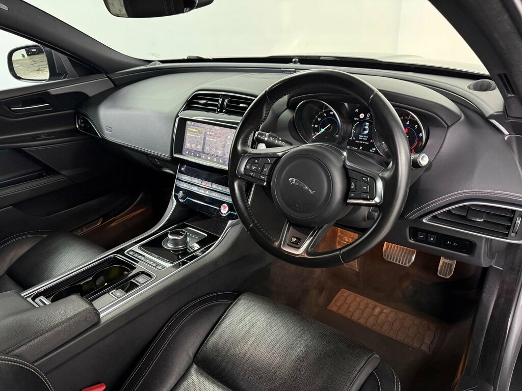 Jaguar XE 2.0I Gpf R-sport Euro 6 Ss MF68LNU Grey #2