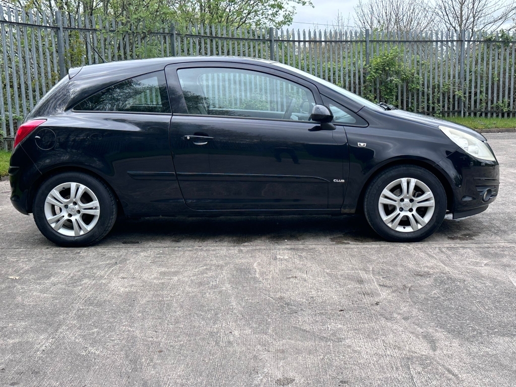 Vauxhall Corsa 1.2 Club 16V Black #4