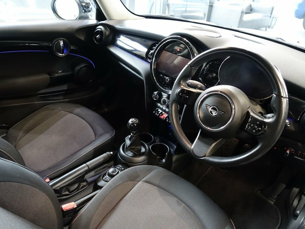 Mini Hatch 1.5L Cooper Classic NX22MWE Silver #2