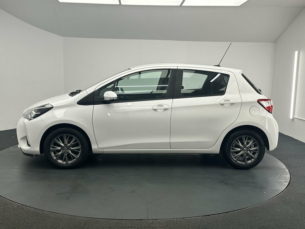 Toyota Yaris 1L Icon White #6