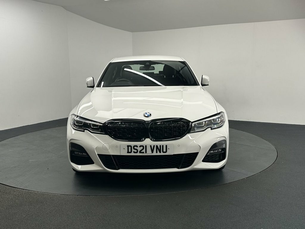 BMW 3 Series 2L M Sport DS21VNU White #4