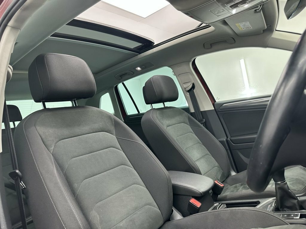 Volkswagen Tiguan 2L Sel YR68UHK Red #2