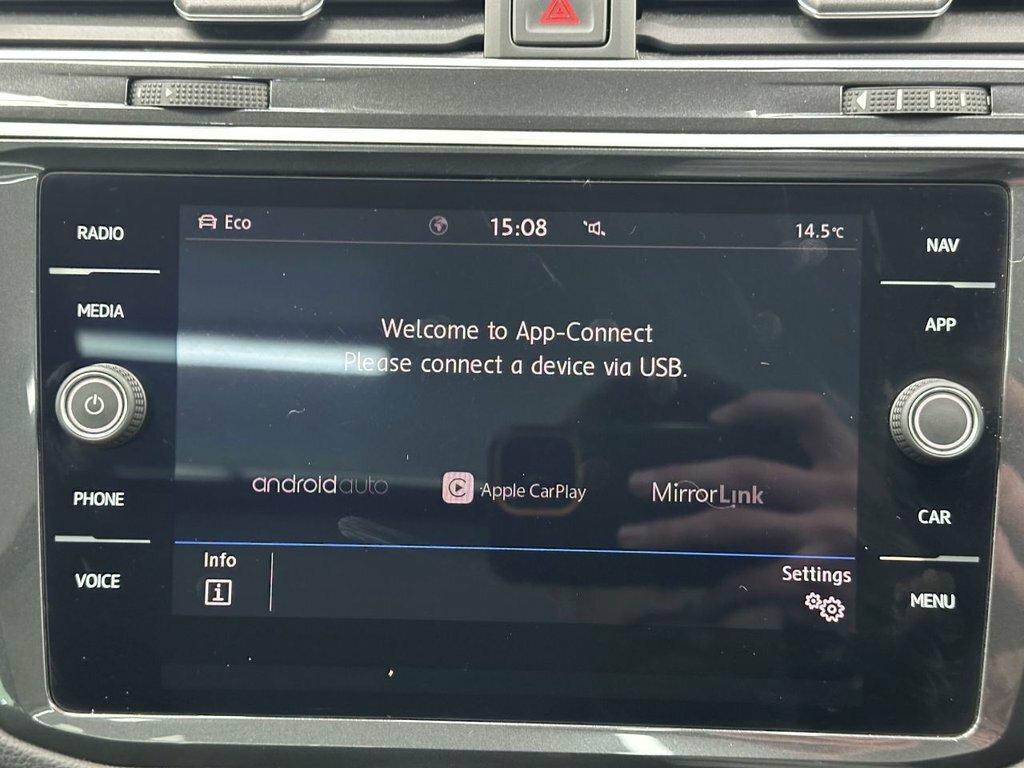 Volkswagen Tiguan 2L Sel YR68UHK Red #3