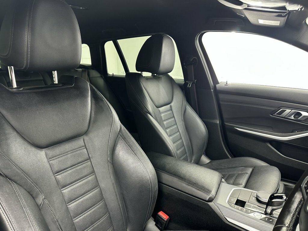 BMW 3 Series 2L M Sport MT71WND Black #2