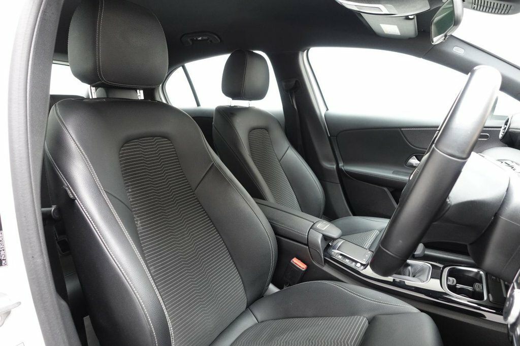 Mercedes-Benz A Class 1.3L Sport GX70RHE White #3