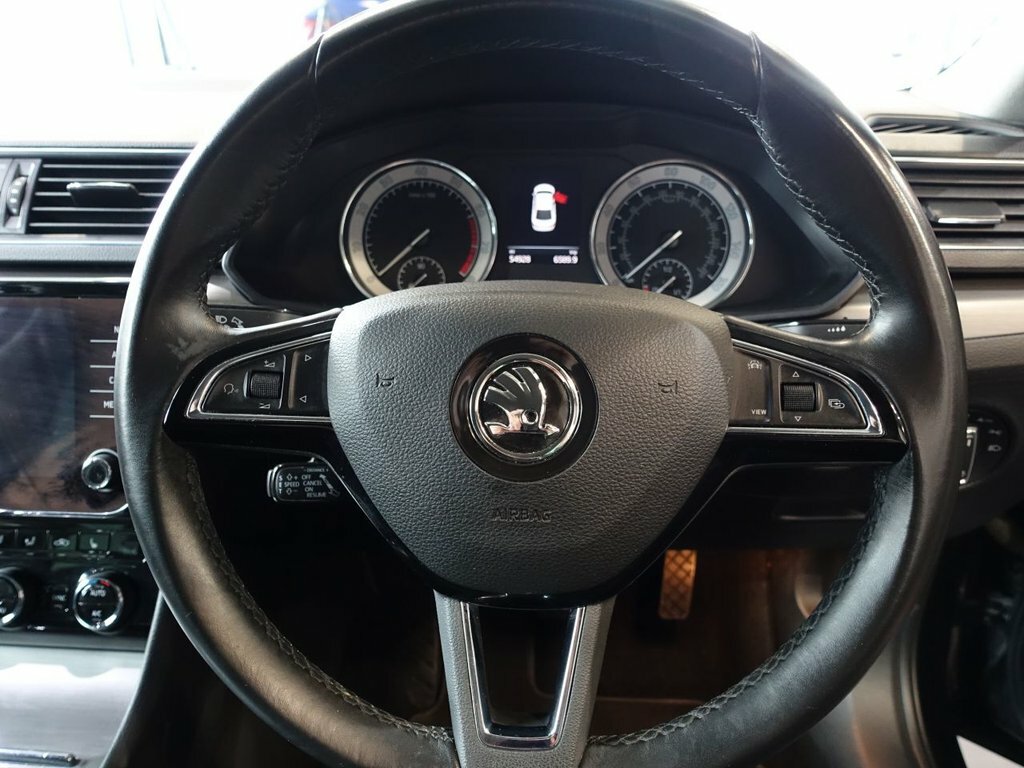 Skoda Superb 2L Se L YC69HVM Black #2